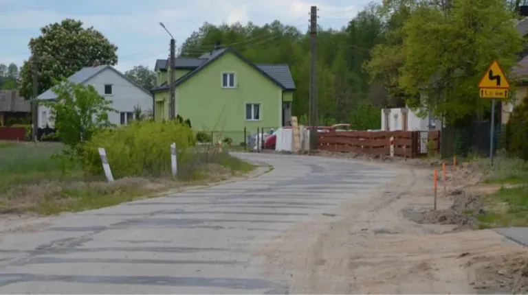 Rozpoczęcie przebudowy drogi gminnej w Poniatowie