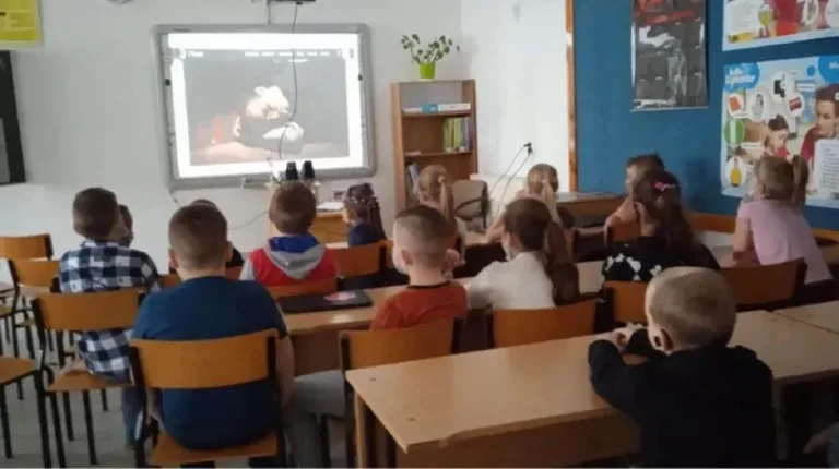 Teatr online dla najmłodszych uczniów Szkoły Podstawowej w Andrzejewie