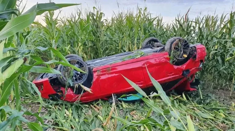 Kolizja trzech pojazdów na DW nr 677
