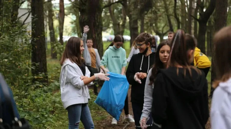 Akcja 'Sprzątanie Świata' w Małkini Górnej (zdjęcia)