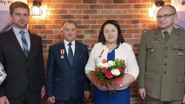 Odznaczenia dla Jadwigi i Mirosława Boguckich 'za zasługi dla obronności kraju'!