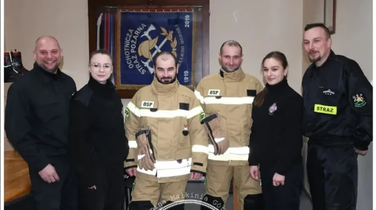 Jednostki Ochotniczych Straży Pożarnych z gminy Małkinia Górna otrzymały nowe ubrania bojowe!