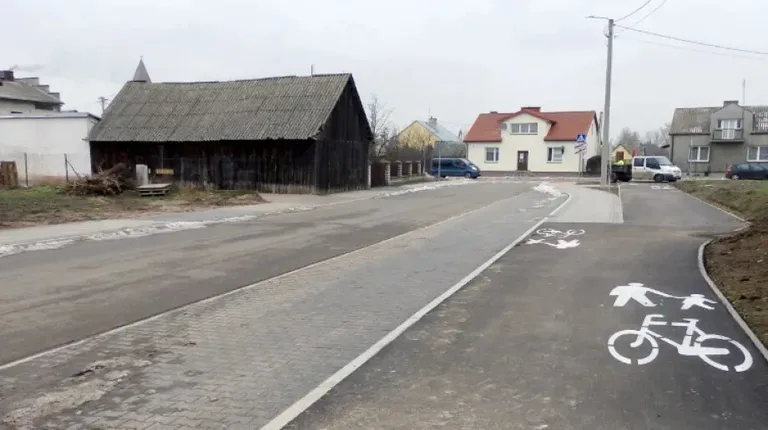Mieszkańcy Zrąb Kościelnych mogą cieszyć się nowymi, rozbudowanymi drogami!