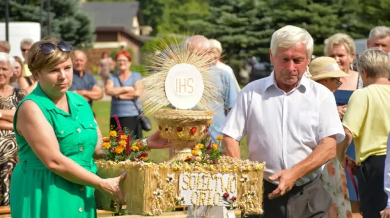 W Małkini Górnej mieszkańcy podziękowali za tegoroczne plony (zdjęcia)