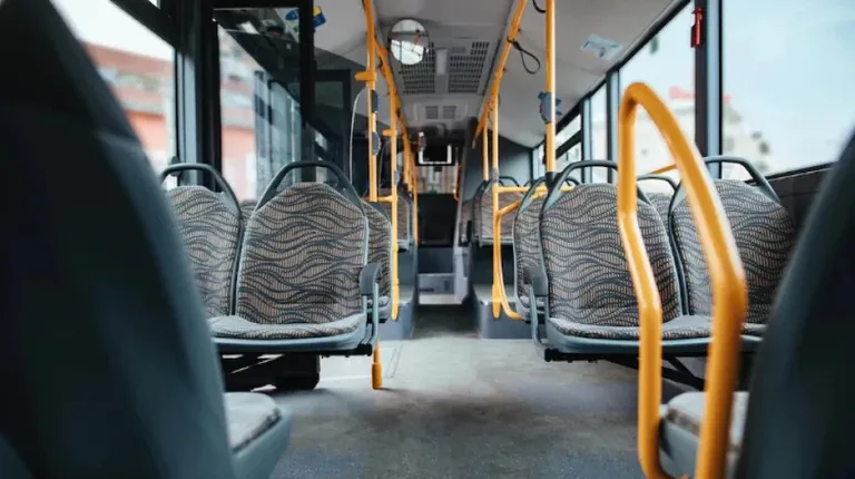 Bezpłatny transport do lokali wyborczych w gminie Małkini Górnej