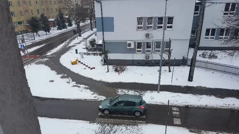 Bezpieczeństwo i odpowiedzialność w zimie. Wójt Gminy Zaręby Kościelne przypomina o obowiązkach mieszkańców