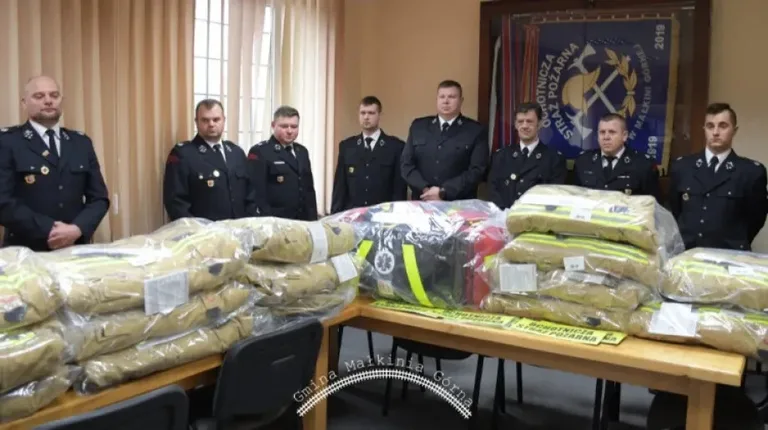 Strażacy ochotnicy z gminy Małkinia Górna otrzymali nowe wyposażenie
