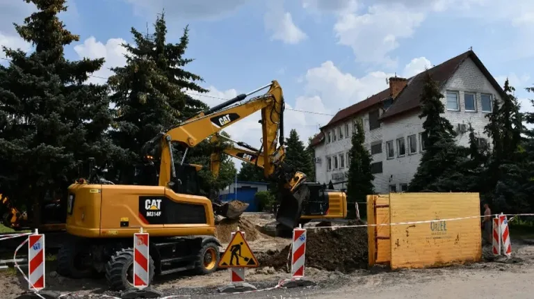 Przebudowa dróg i parkingów w Małkini Górnej