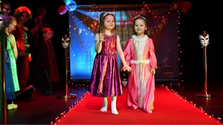 Bal karnawałowy pełen radości i tańca w Broku! (zdjęcia)