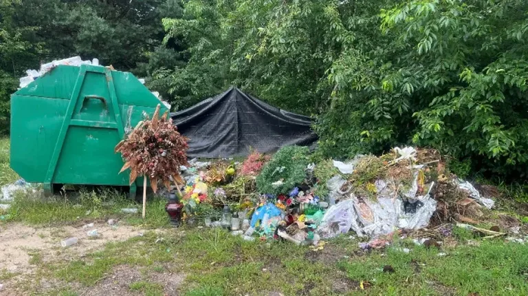 Cmentarz w ruinie? Mieszkanka skarży się na bałagan i brak bezpieczeństwa (zdjęcia)