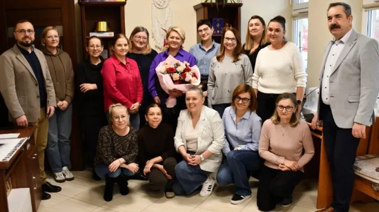 Były kwiaty i tort. Dzień Pracownika Socjalnego w Małkini Górnej