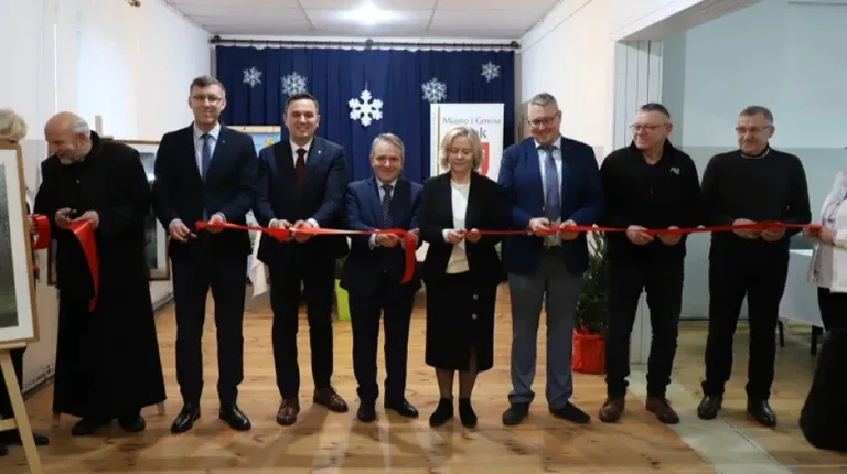 Nowe inwestycje w Kaczkowie Starym. Stacja Uzdatniania Wody i zmodernizowana świetlica wiejska (zdjęcia)