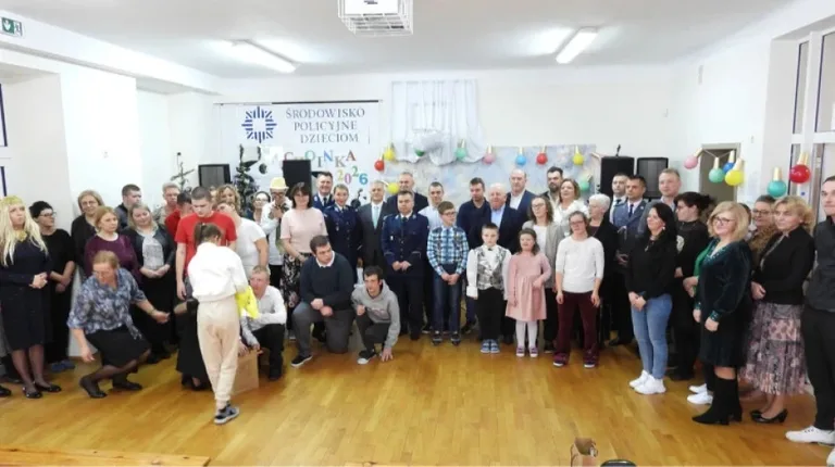 Zabawa choinkowa w Specjalnym Ośrodku Szkolno-Wychowawczym w Zuzeli (zdjęcia, wideo)