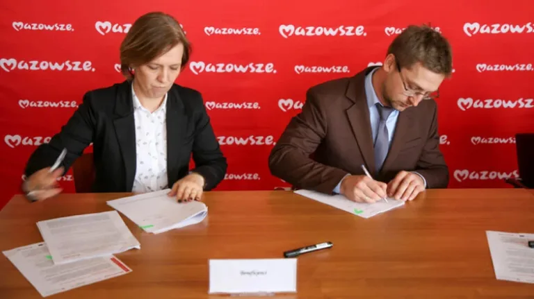 Teren wokół GOKiS w Bogutach zostanie zagospodarowany. Gmina uzyskała dofinansowanie na tę inwestycję