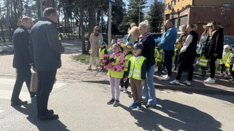 Blisko 150 przedszkolaków przeszło ulicami Małkini Górnej.  Odbył się 23. Marsz Ekologiczny (zdjęcia)