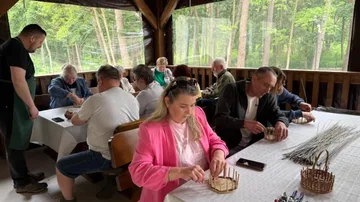 Członkowie KGW i Brok Folk na warsztatach ekologiczno-kulturowych (zdjęcia)