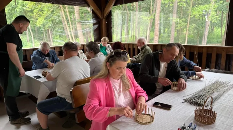 Członkowie KGW i Brok Folk na warsztatach ekologiczno-kulturowych (zdjęcia)
