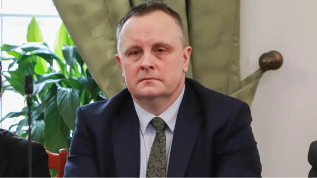 Radny Sebastian Pęksa chce budowy oświetlenia. 'Po zmroku na całej długości ulicy panuje praktycznie całkowita ciemność'