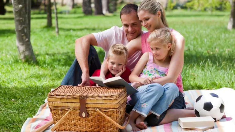 Wakacyjny piknik z książką w Małkini Górnej. Wybierzcie się. Program wydarzenia