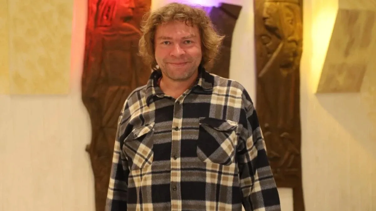Zanim rzeźby trafią do galerii... Trwają przygotowania do wystawy w Galerii Sztuki Jatki w Ostrowi Mazowieckiej