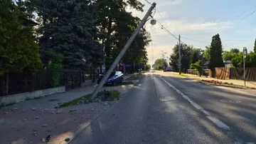 Kierowca Opla uderzył w słup energetyczny. Do zdarzenia doszło w Małkini Górnej