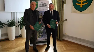 Będzie nowa jezdnia, chodnik, droga dla rowerów, zjazdy na posesje, oświetlenie... Miasto podpisało umowę na budowę nowej drogi łączącej ul. Małkińską z ul. Broniewskiego 