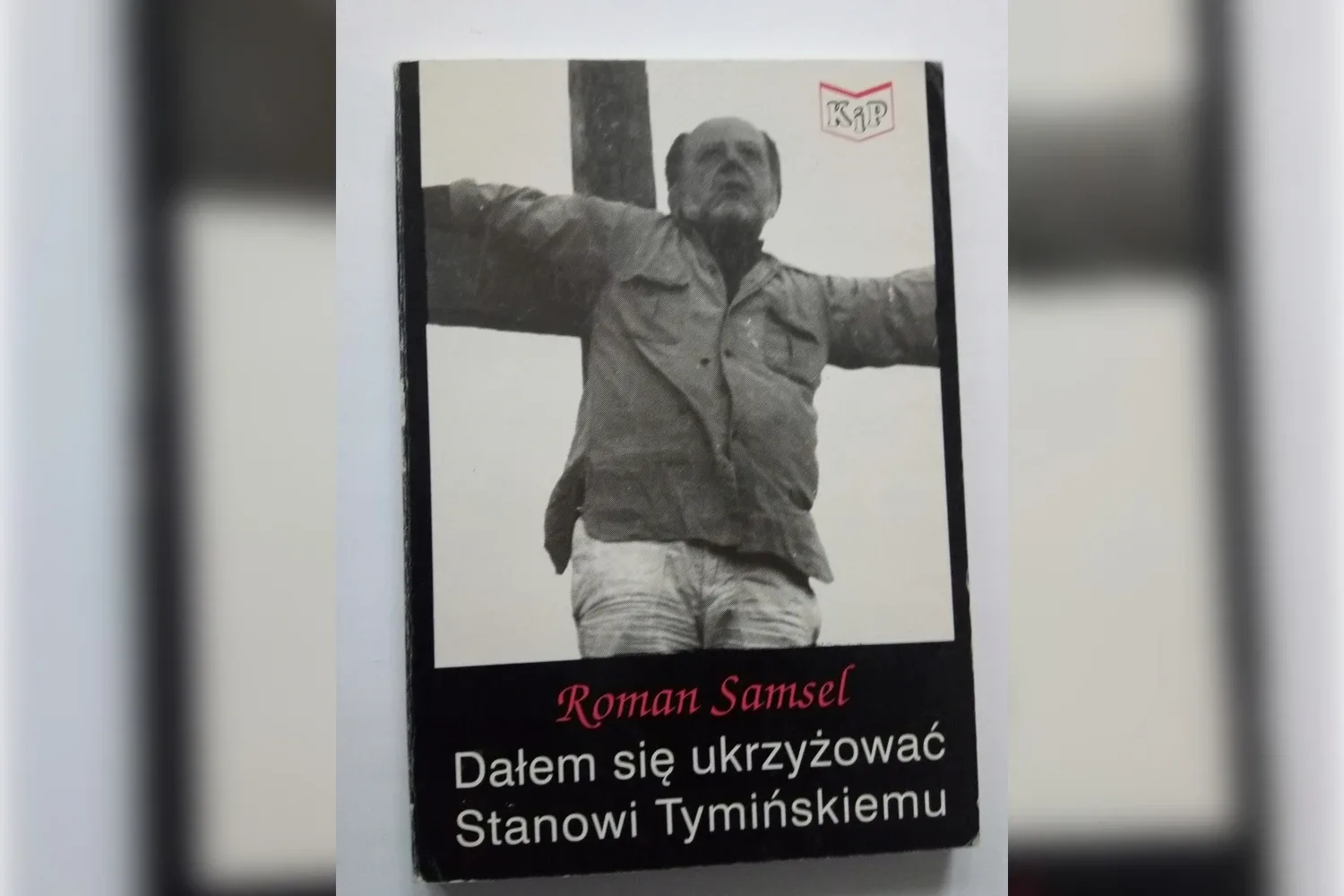 Ukończył liceum w Ostrowi Mazowieckiej, a po latach dał się ukrzyżować. Niezwykłe życie Romana Samsela