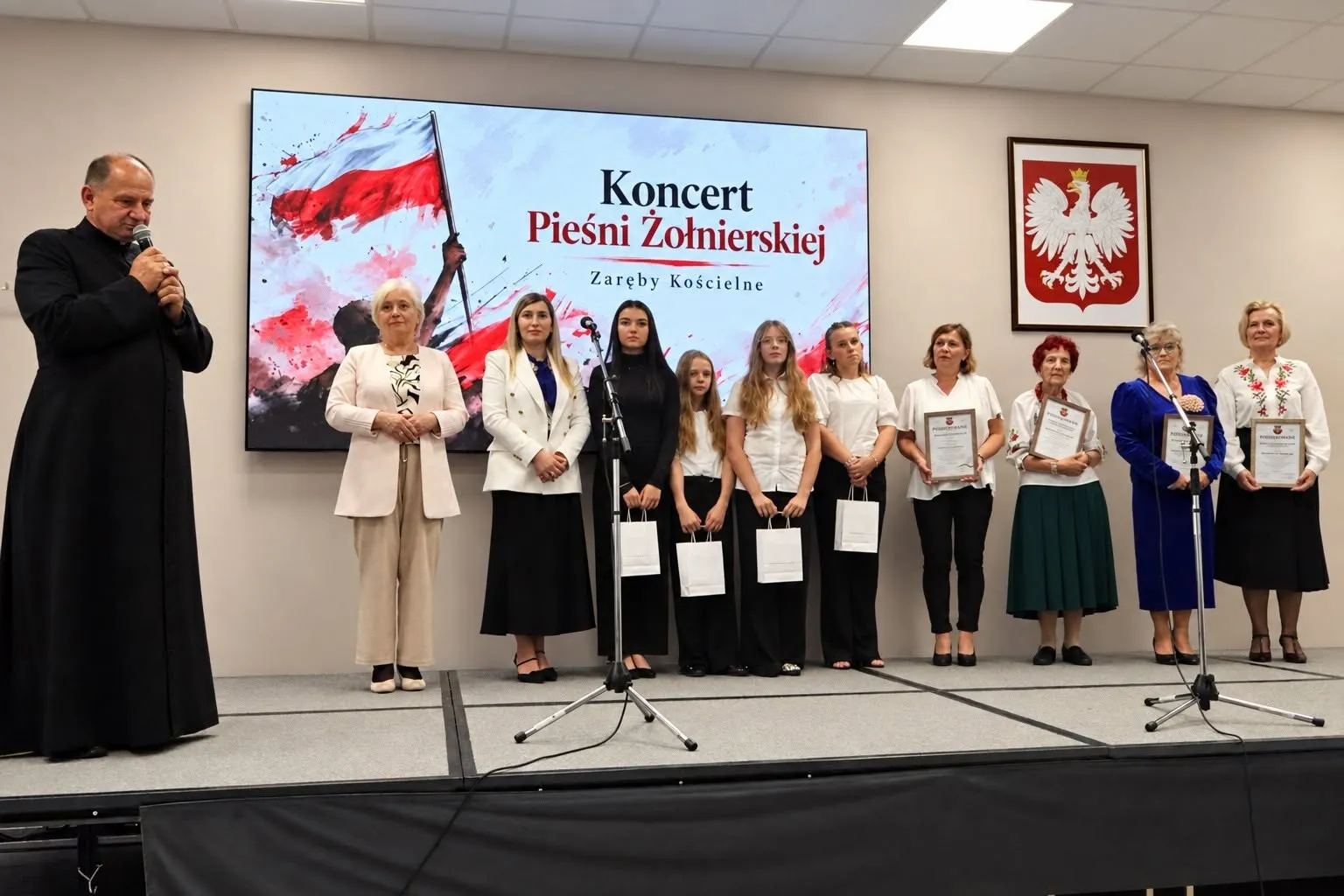Pieśni żołnierskie wybrzmiały w Zarębach Kościelnych. Uroczysty koncert