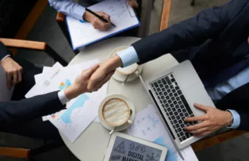 Dlaczego firmy B2B tracą klientów przez chaos w komunikacji i danych
