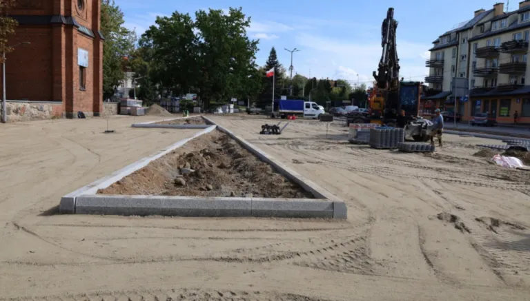 Ostrowski Plac Wolności się zmienia. Nowy parking to nie wszystko