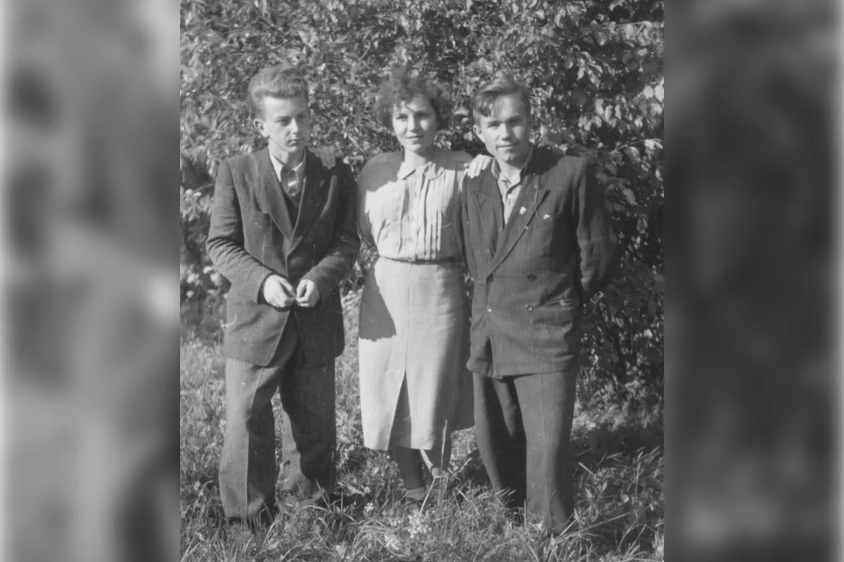 Ukończył liceum w Ostrowi Mazowieckiej, a po latach dał się ukrzyżować. Niezwykłe życie Romana Samsel