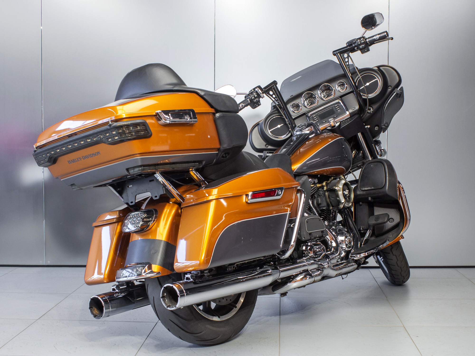 Harley-Davidson Electra Glide FLHTCU #3802