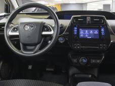 Toyota Prius 1.8 AT
