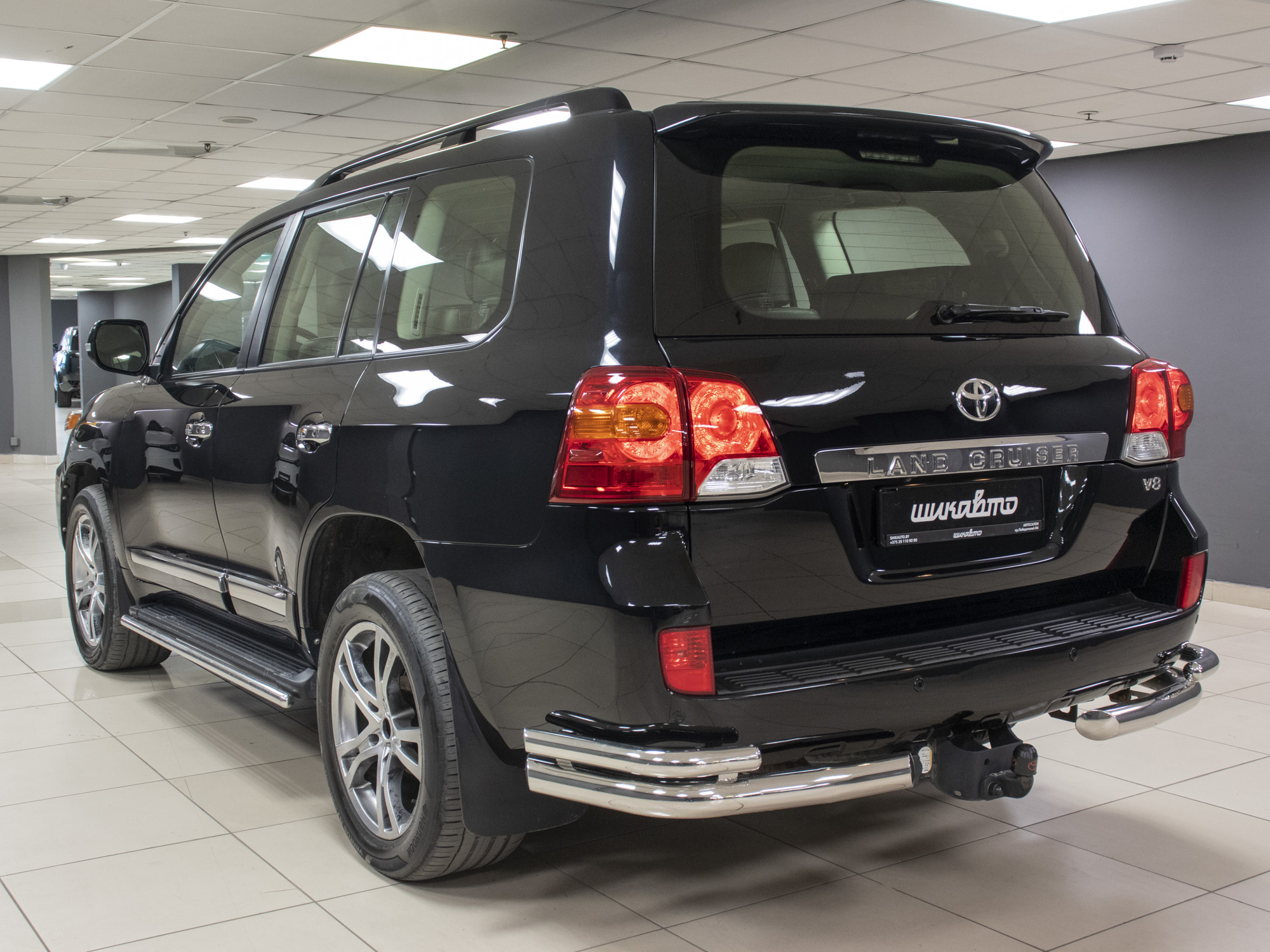 Toyota Land Cruiser 200 V8