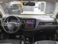 Mitsubishi Outlander SE 2.0i