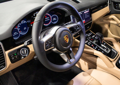 Porsche Cayenne V6