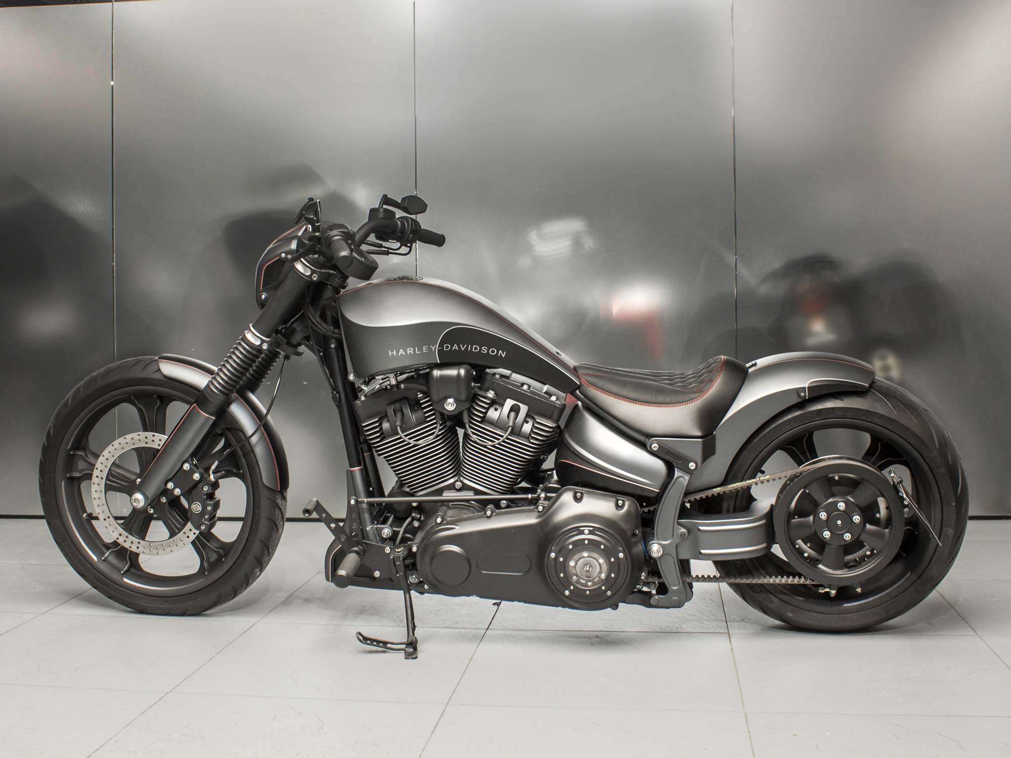 Harley-Davidson Breakout ShifCustom #6796