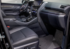 Lexus LM 300h