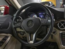 Mercedes-Benz GLA 200 1.6i AT