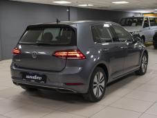 Volkswagen e-Golf SE