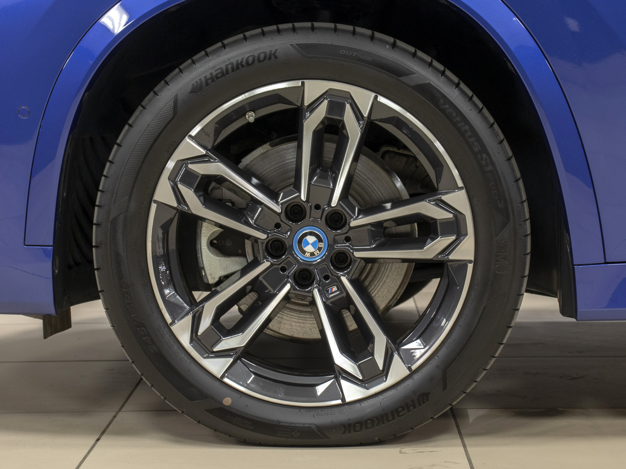 BMW iX1 xDrive30L