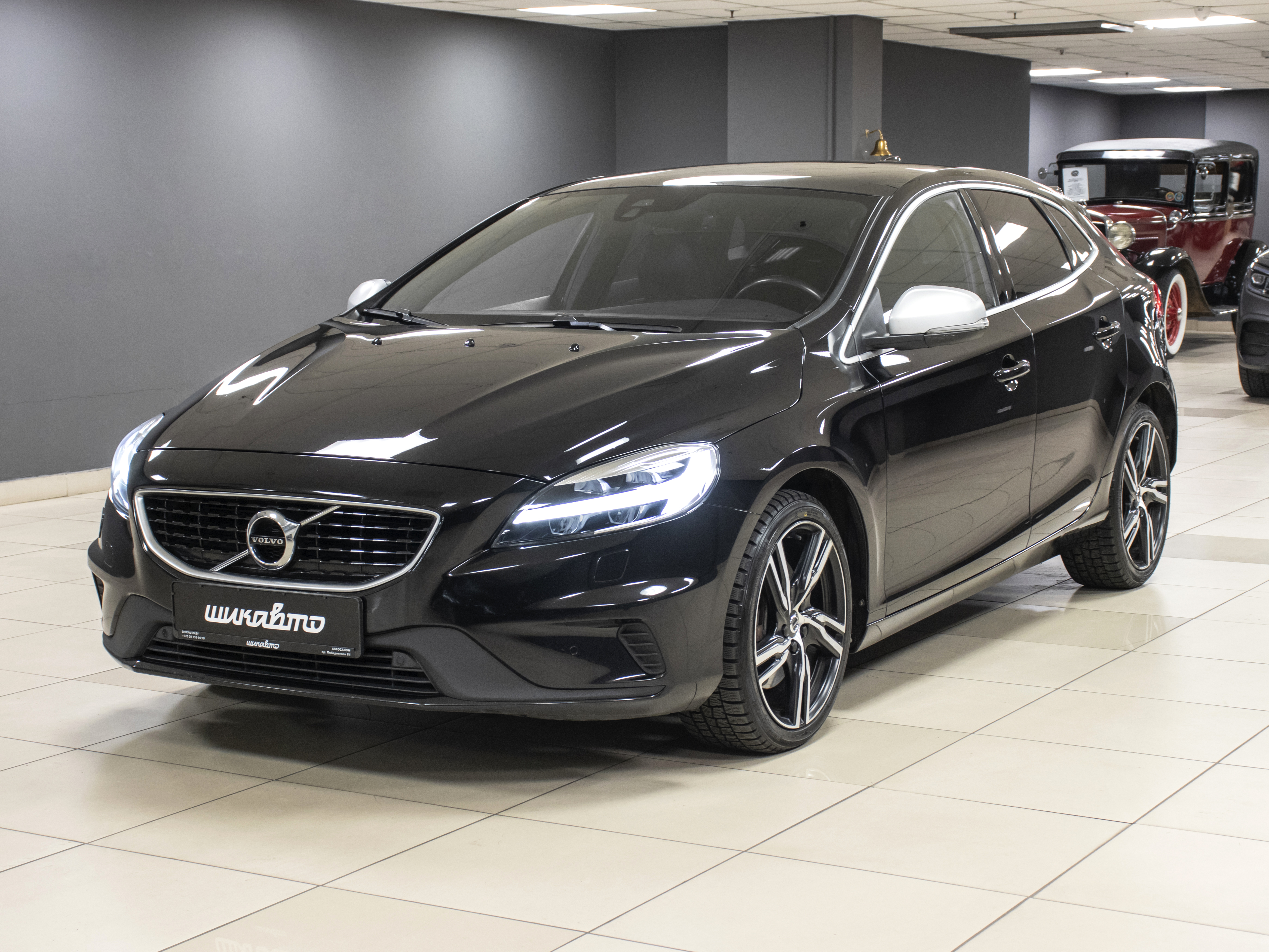 V40 2.0 D2 R-Design