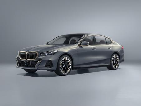 BMW i5 eDrive35L