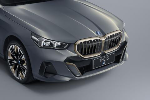 BMW i5 eDrive35L