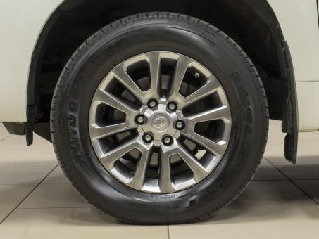 Toyota Land Cruiser Prado 2.8D AT Prestige