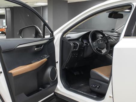 Lexus NX 300