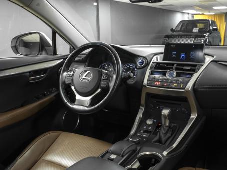 Lexus NX 300