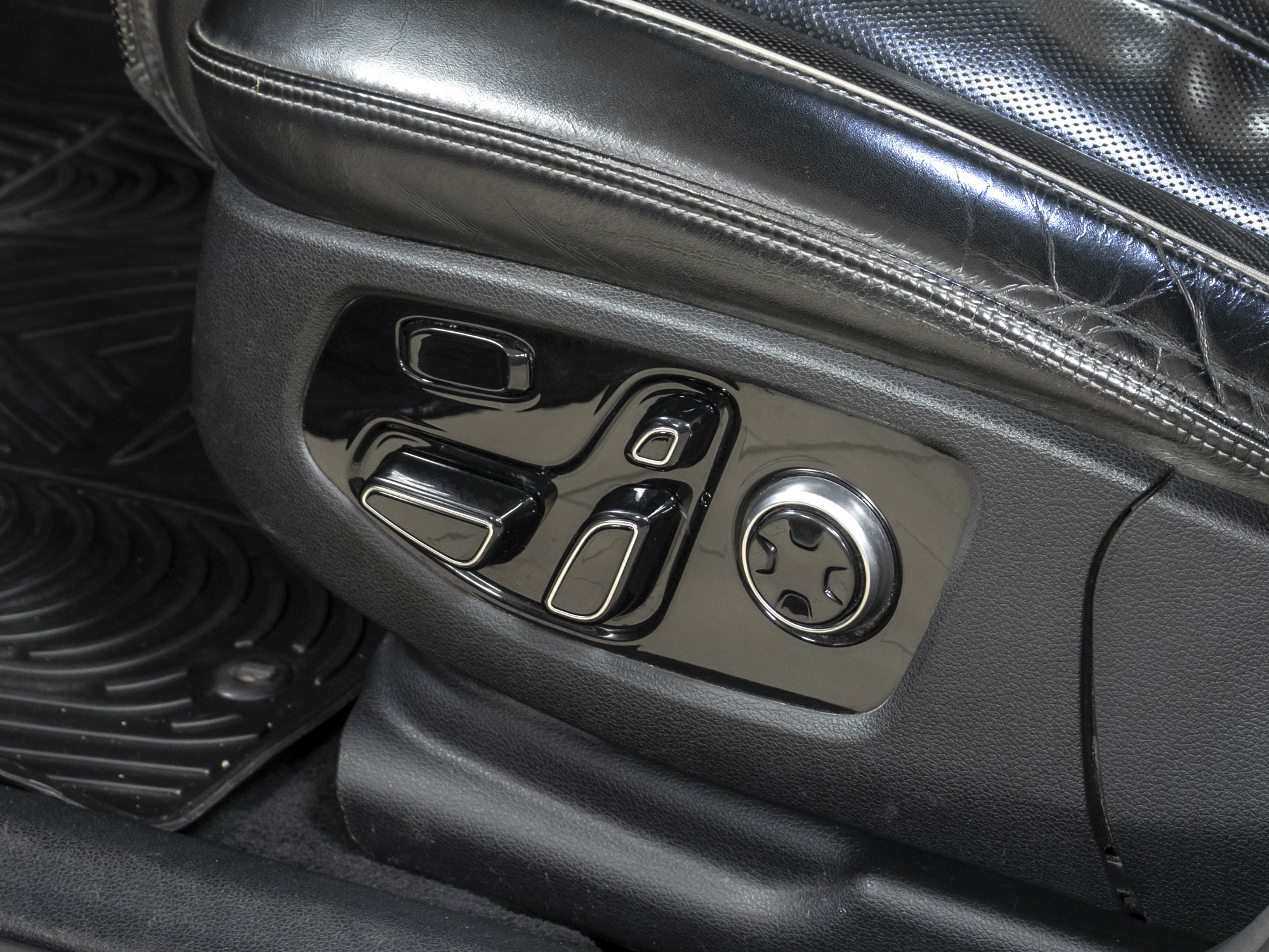 Genesis G90 3.3i