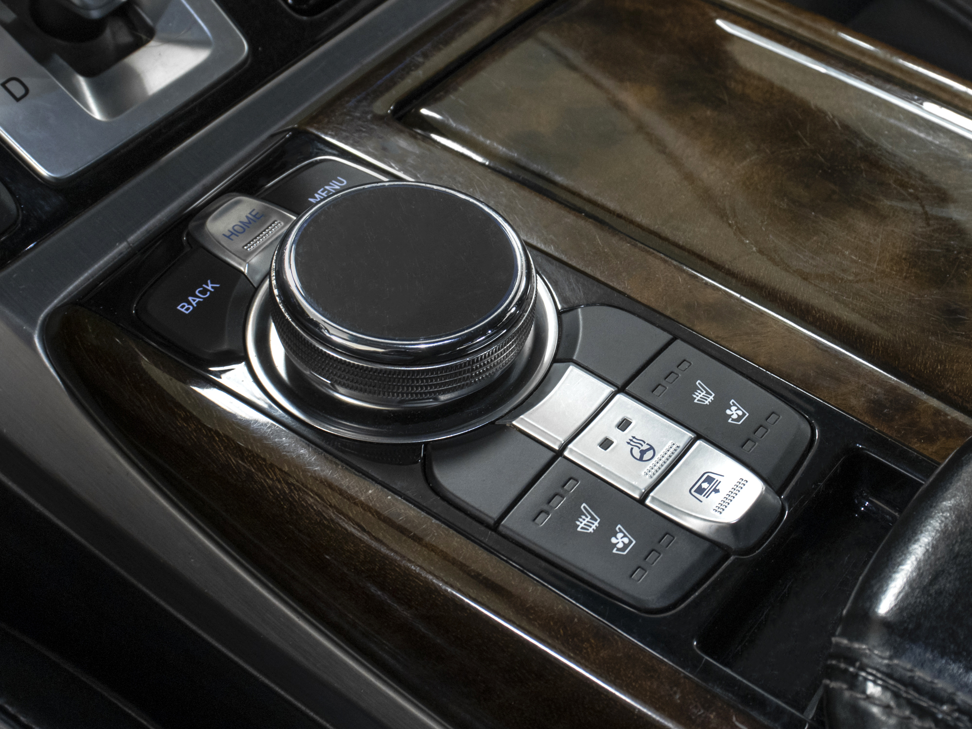 Genesis G90 3.3i