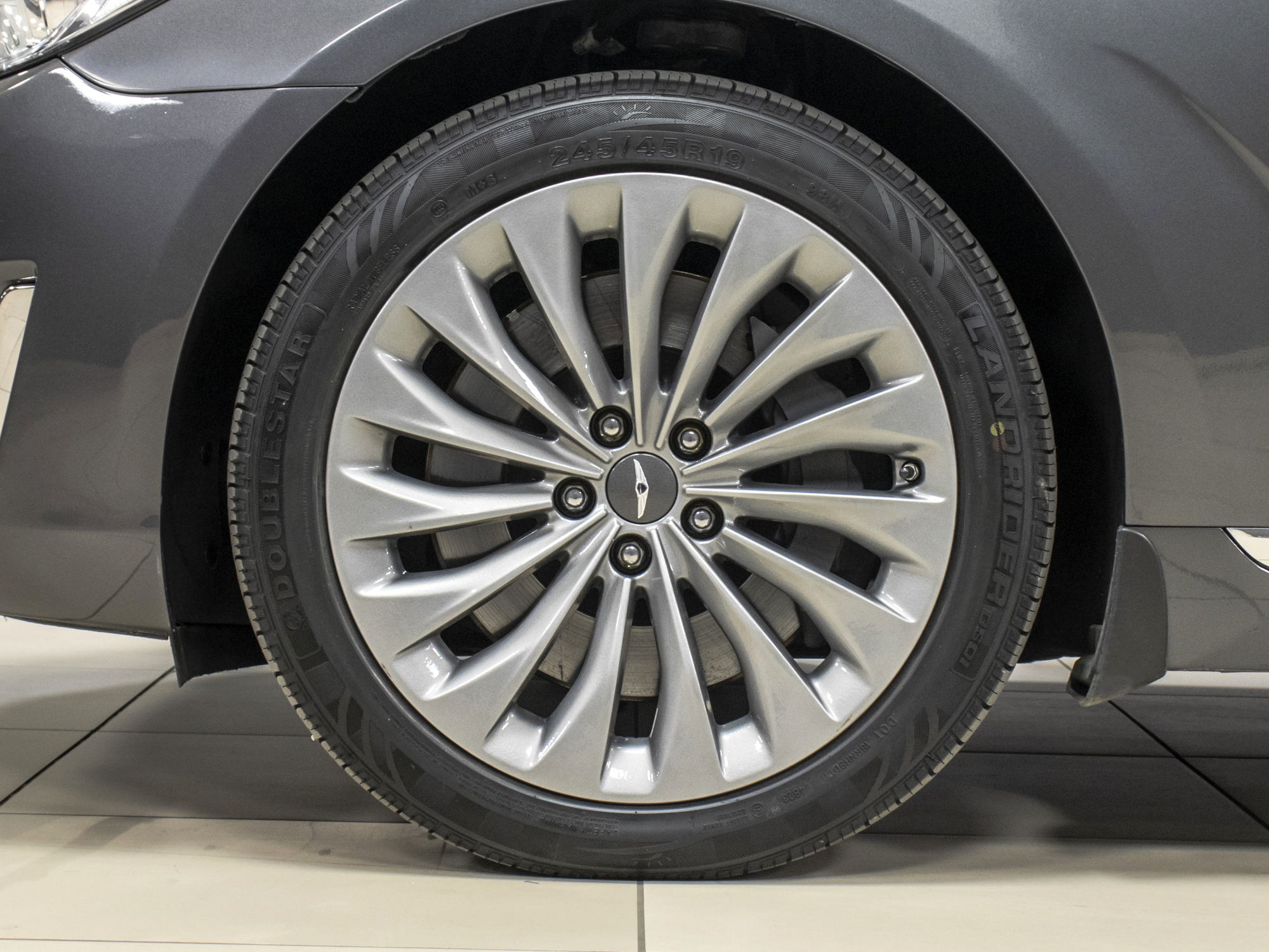 Genesis G90 3.3i